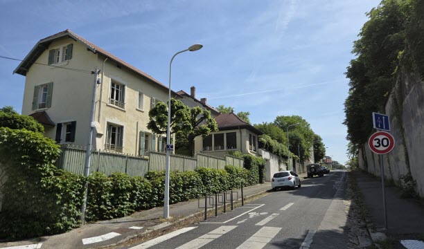Les villas huppées de la rue Claude-Farrère sont prisées par une clientèle en quête d’un havre de paix.   Photo Nicolas Forquet