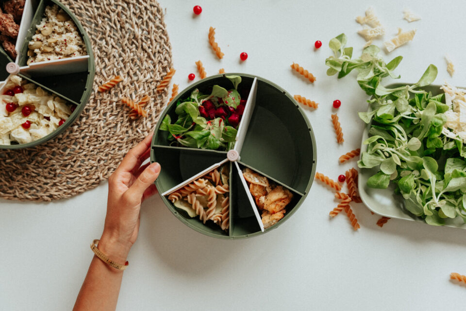 Ne plus compter ses calories et se nourrir bien et simplement pour avoir une santé optimale : tels sont les objectifs de maju.