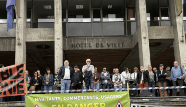 LA MAJORITÉ MUNICIPALE MENACE LES COLLECTIFS QUI MANIFESTENT