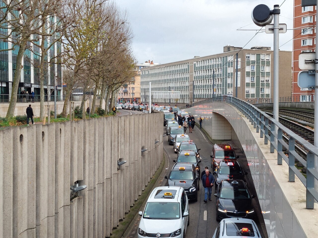 Les taxis manifestent à Rouen et Le Havre ce matin : suivez la circulation