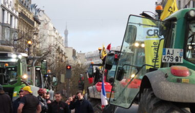 plusieurs routes bloquées, la circulation très difficile vers Paris