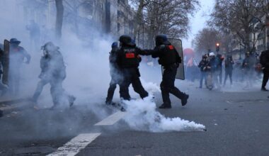 à Paris, des élus du Parti Socialiste ciblés par des black blocks