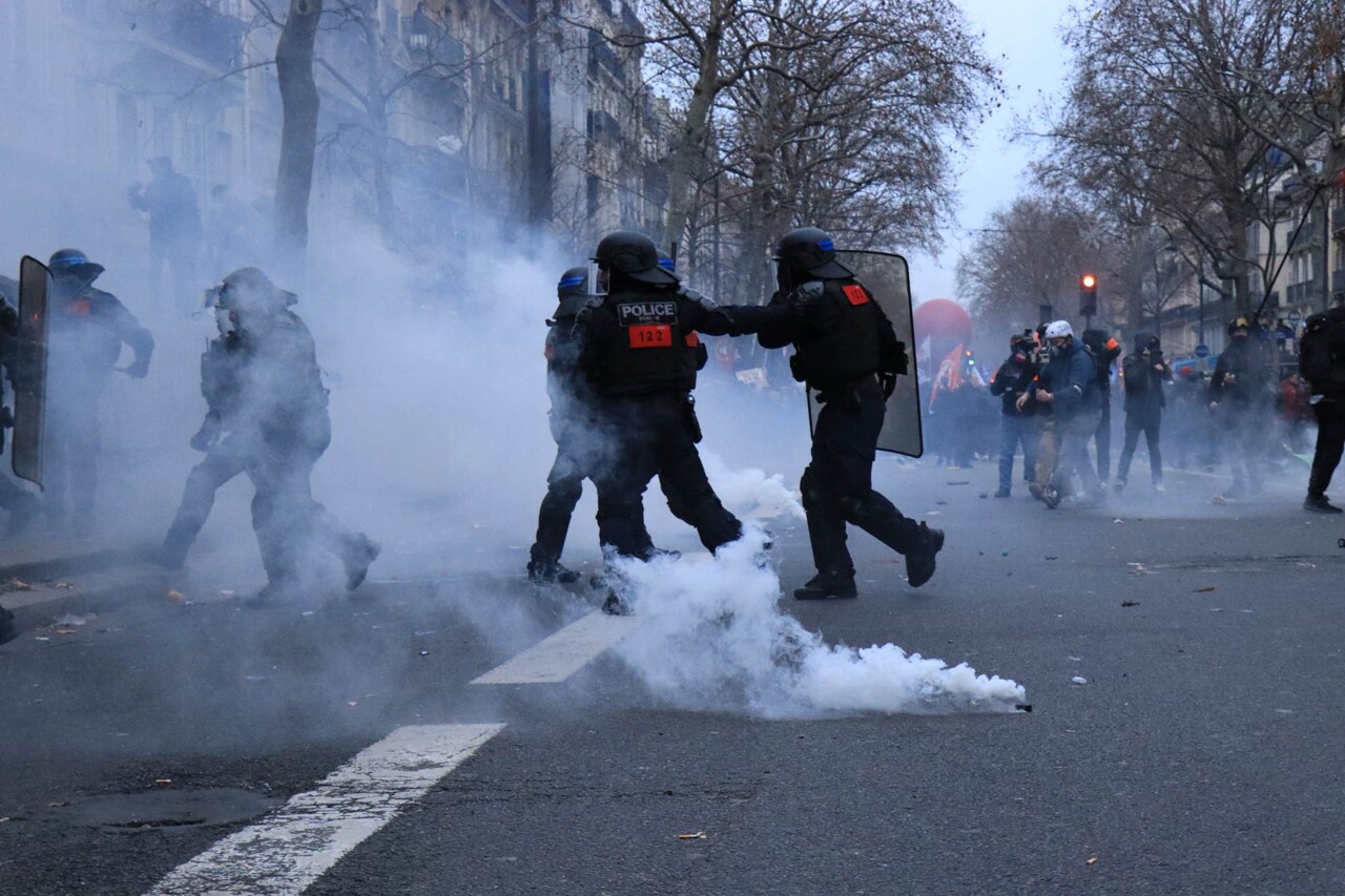 à Paris, des élus du Parti Socialiste ciblés par des black blocks