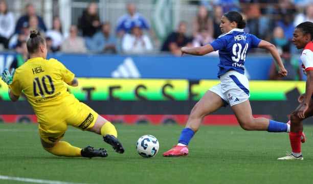 Manon Heil s'est interposée devant Maeline Mendy. Le Racing était tout près de faire le break. Photo Thomas Toussaint