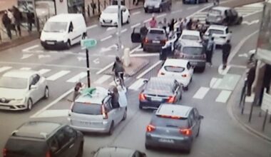 le cortège de mariage dérape en traversant cette ville