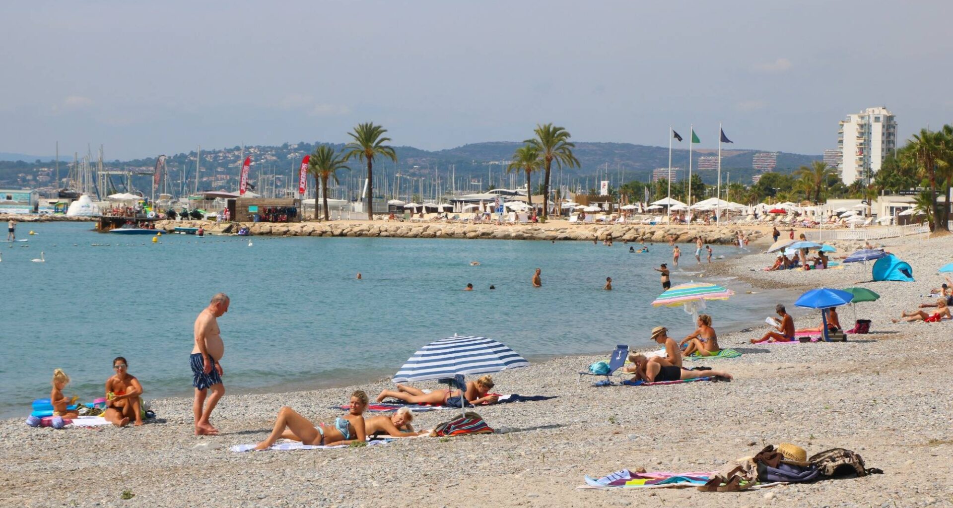 Près de Nice, deux plages rouvertes à la baignade après une alerte à la pollution aux hydrocarbures