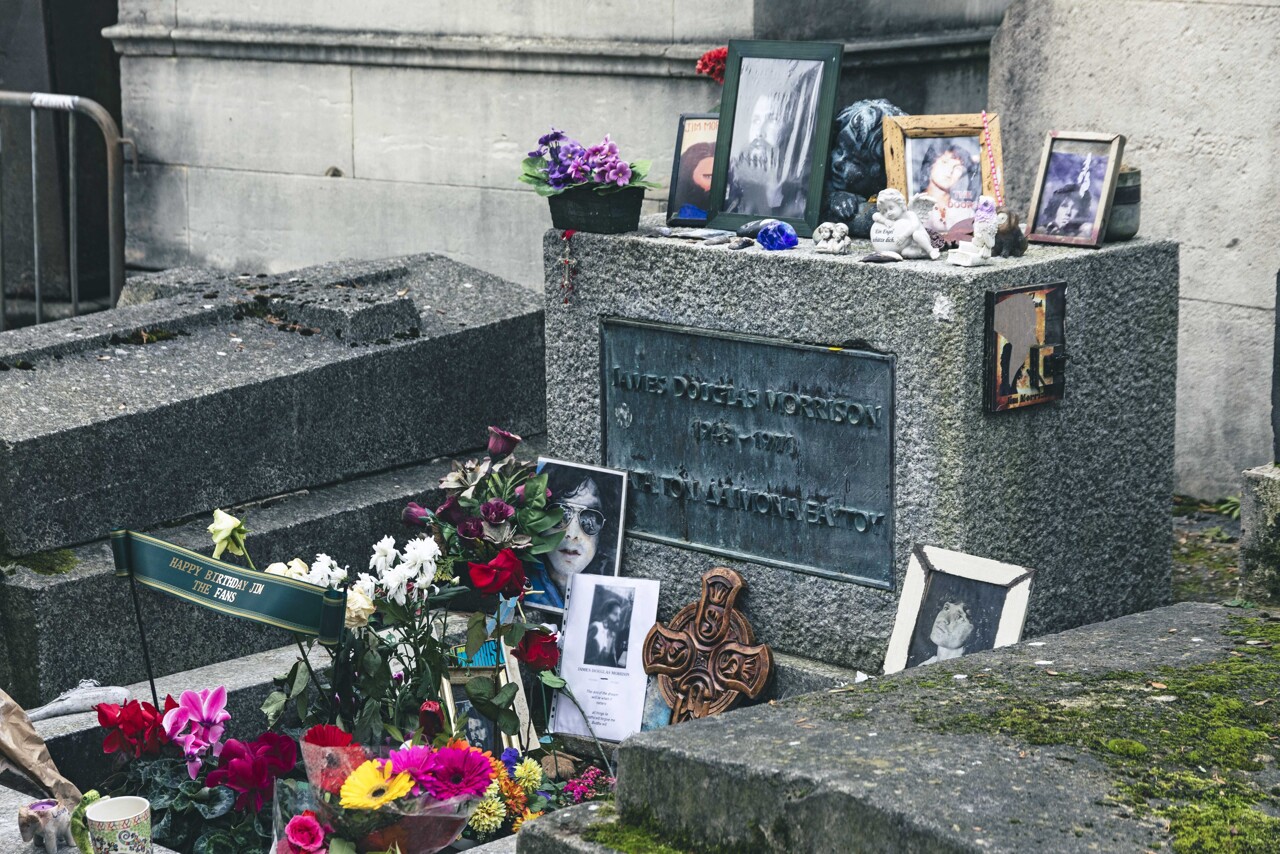 volé en 1988 au cimetière du Père-Lachaise, le buste de la tombe de Jim Morrison a été retrouvé