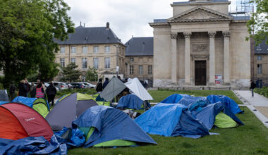 À Rouen, pourquoi des mineurs ont installé un campement de fortune devant la préfecture