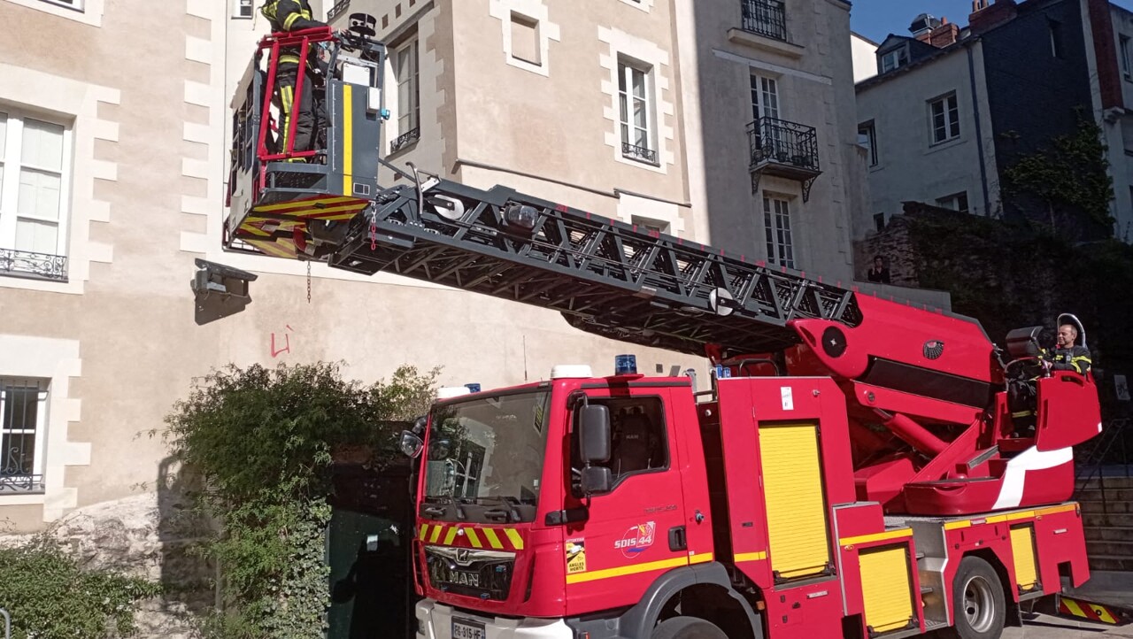 Un feu se déclenche dans appartement à Nantes : cinq personnes sont évacuées