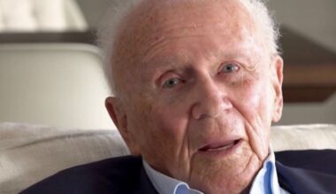 Philippe Bouvard se confie face caméra à 95 ans et revient sur sa “vie fabuleuse” (VIDEO)