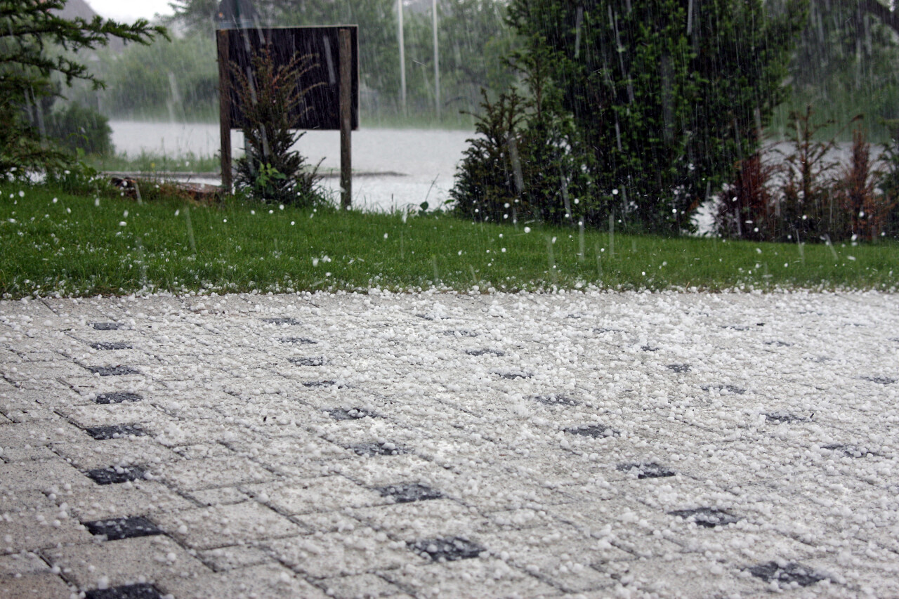Plusieurs personnes foudroyées, violente grêle, superbolt… les impressionnants dégâts des orages ce mercredi