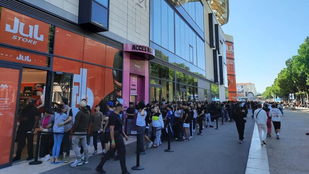 Ouverture du Jul store au Prado Shopping.
