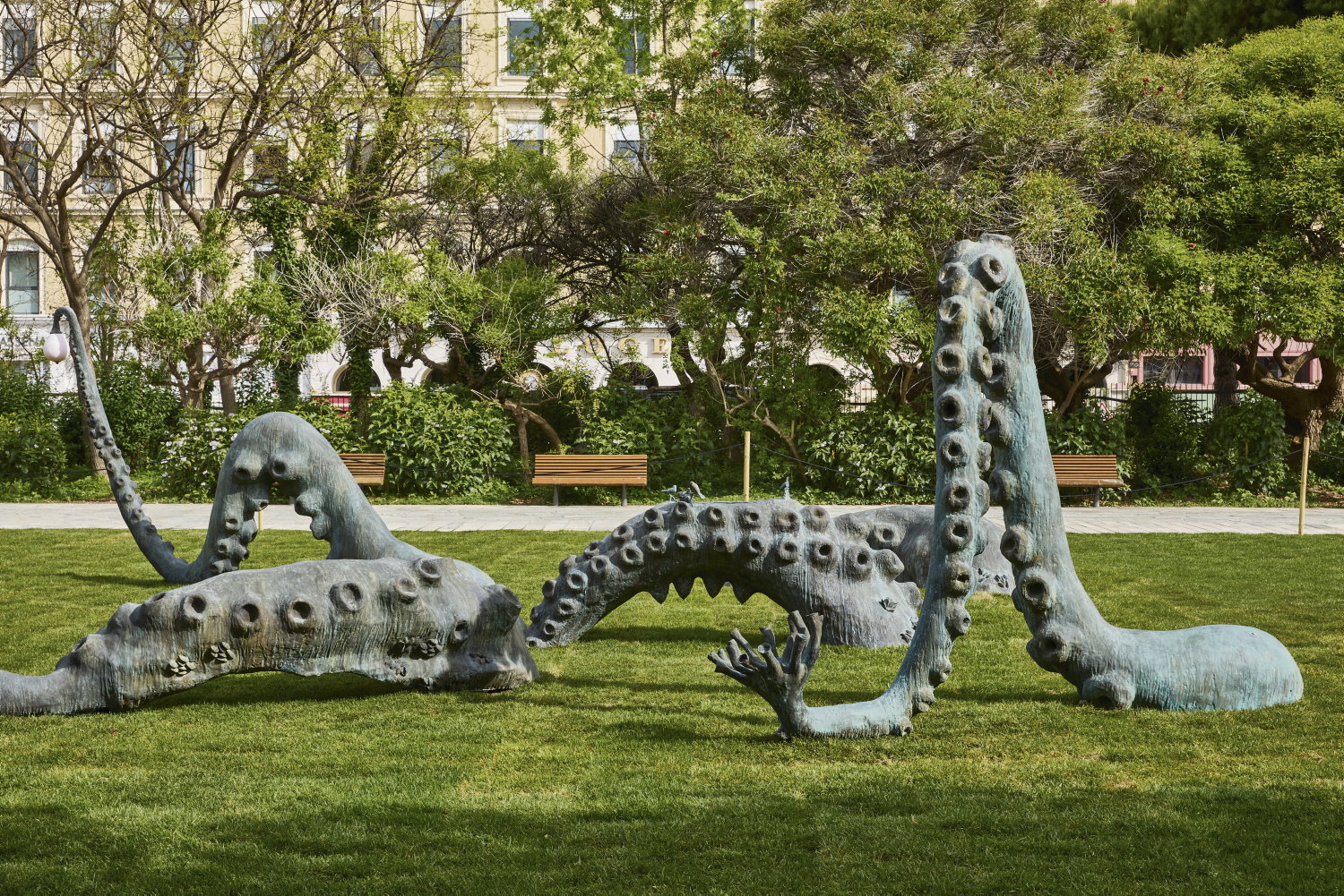 Biennale de Nice : des fenêtres de Matisse aux déchets de plastique