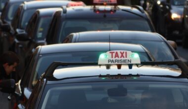 Manifestations des taxis, perturbations à l'aéroport d'Orly... L'info à midi en Île-de-France