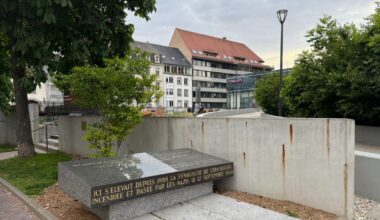 Strasbourg. Deux croix gammées taguées près du monument des Justes