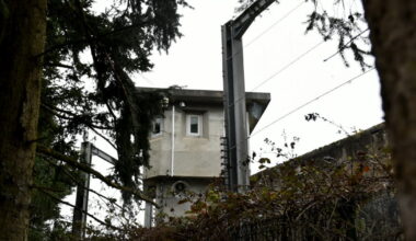 Loire. Interpellés pour avoir projeté un téléphone, du tabac et… un kiwi dans l’enceinte de la prison