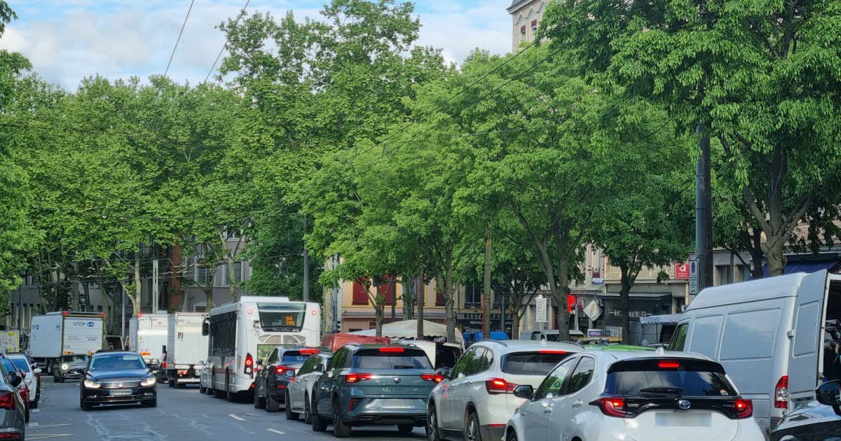 pagaille, casse-tête et retards pour descendre de la Croix-Rousse en voiture