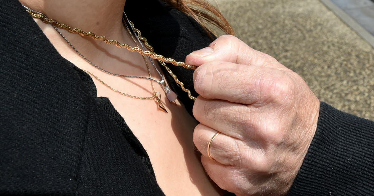 l’arrachage de collier tourne à l’avantage des «deux mémés»