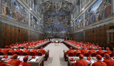 les cardinaux de retour à la chapelle Sixtine pour deux nouveaux votes