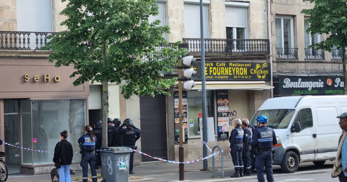 Saint-Étienne. Le vigile d’un supermarché agressé, la place Fourneyron bouclée par les forces de l’ordre