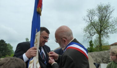 Chambles. Jean-Paul Prybilski honoré pour ses 30 ans de porte-drapeau