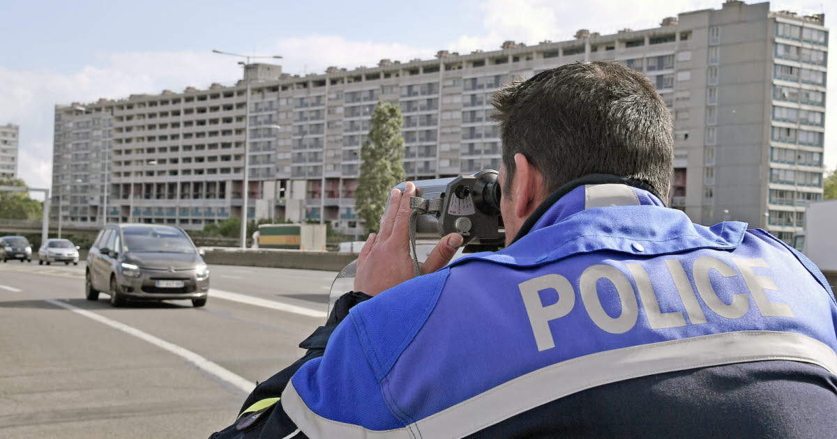 il roulait en plein après-midi à 144 km/h sur un axe limité à 50