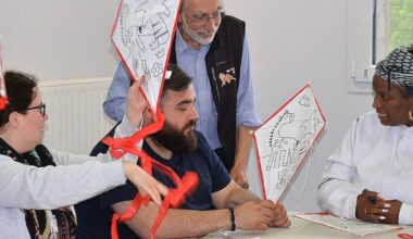 Tomblaine. Les animateurs municipaux initiés à la fabrication de cerfs-volants