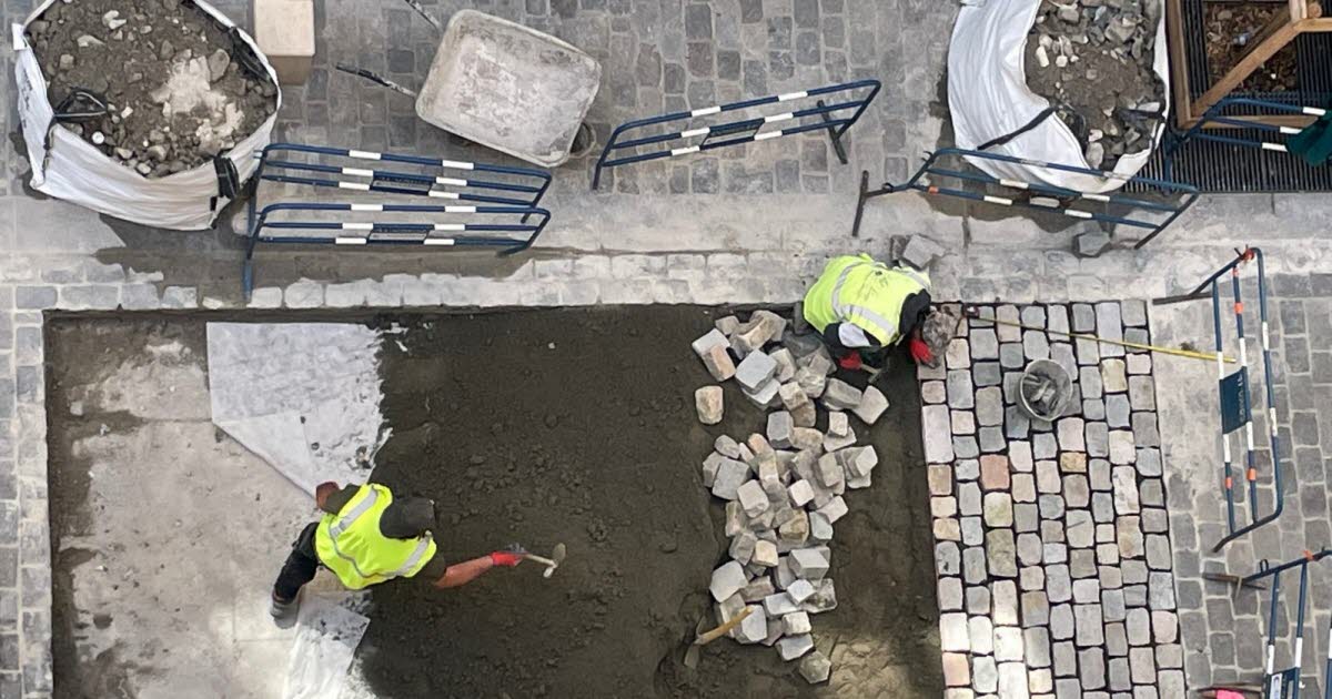 Lyon. Pourquoi les pavés tout neufs (et très chers) de la rue Émile-Zola sont-ils déjà en train d’être enlevés ?