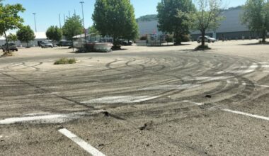 Rhône. Au sud de Lyon, le parking de cet hypermarché transformé en circuit lors d’un rassemblement sauvage