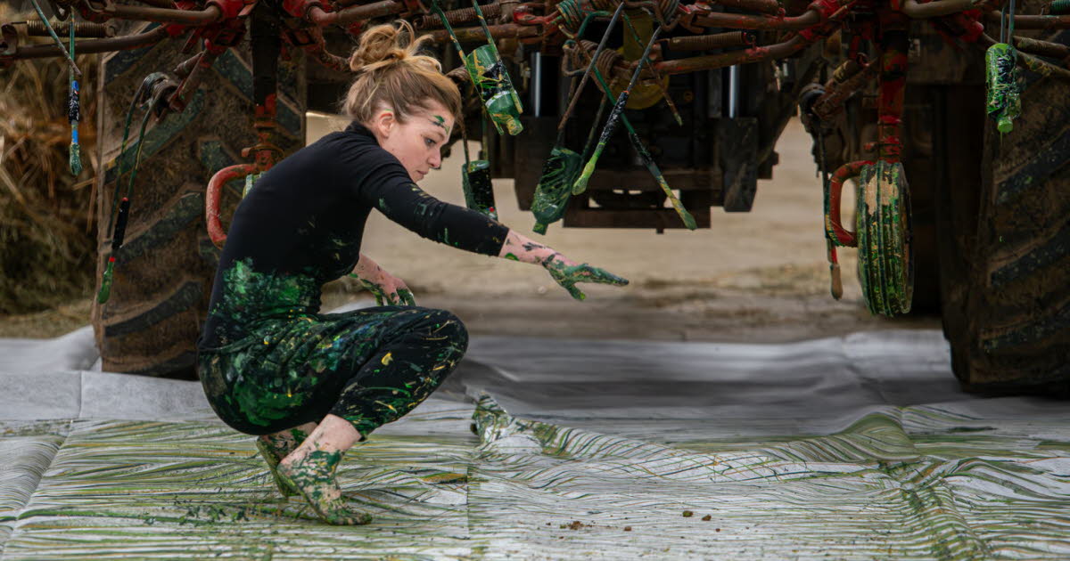 Meuse. Carole Nieder, une artiste qui peint avec les agriculteurs﻿ et leurs tracteurs