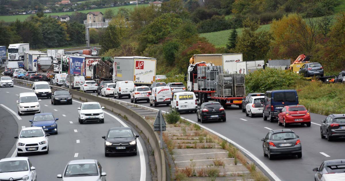 deux véhicules impliqués, des bouchons en direction de Saint-Étienne