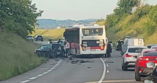 Rhône. Une jeune Iséroise de 21 ans décède après un violent choc frontal avec un bus - Le Dauphiné Libéré