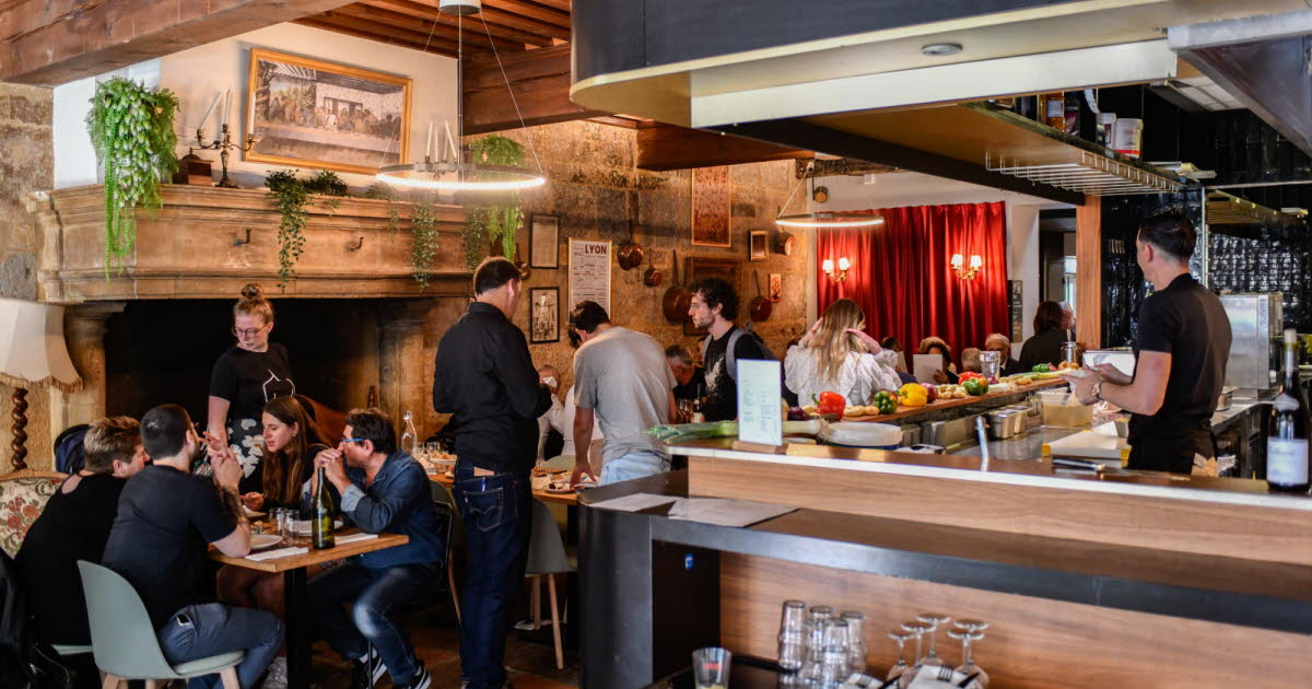 l’affluence folle et le lancement chaotique des Grands Buffets Lyonnais