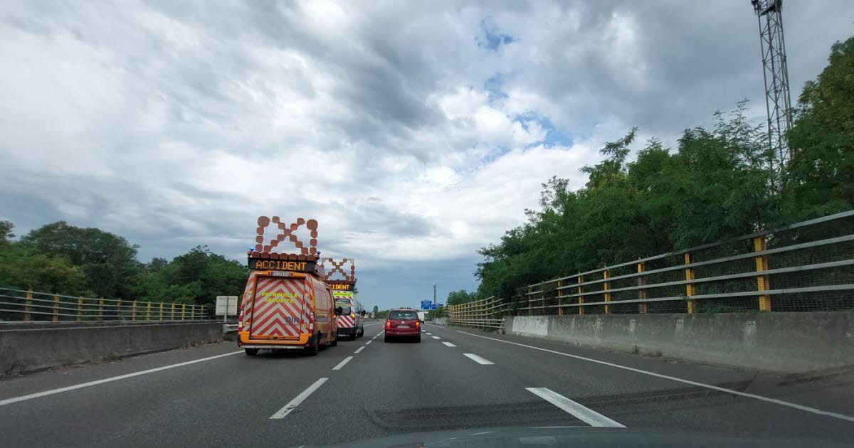 la dépanneuse tombe en panne en venant sur un accident à l'Est de Lyon