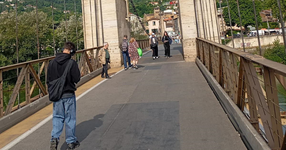 Métropole de Lyon. « Traverser ce pont sans courir le moindre risque, ça ne devrait pas être un luxe ! »