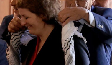deux photos de la maire sèment la zizanie