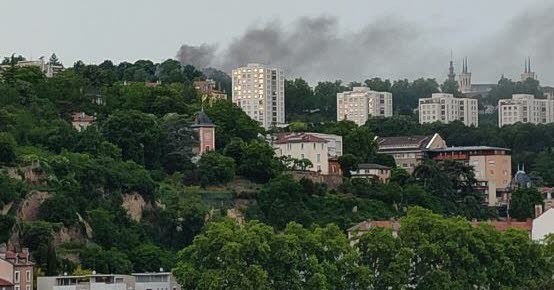 Lyon. Un incendie spectaculaire se déclare près de la basilique de Fourvière, que s’est-il passé ?