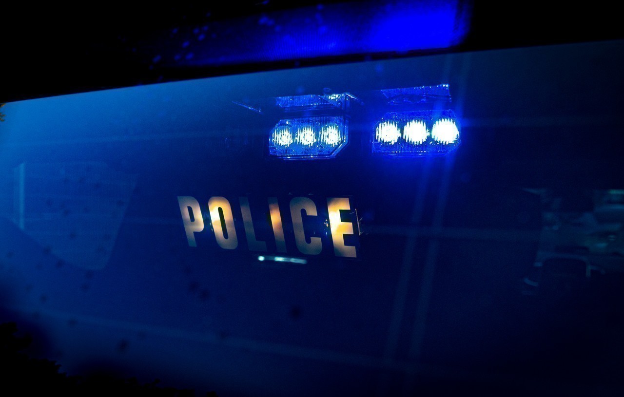 la police intervient, un camion de la DIR Ouest percuté