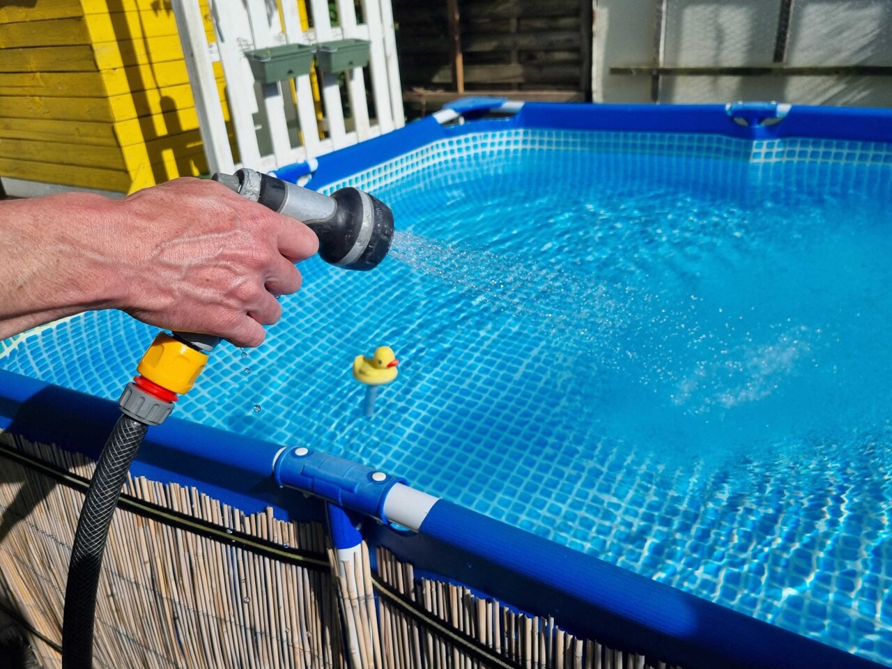 avant la hausse du prix de l'eau, les particuliers en profitent