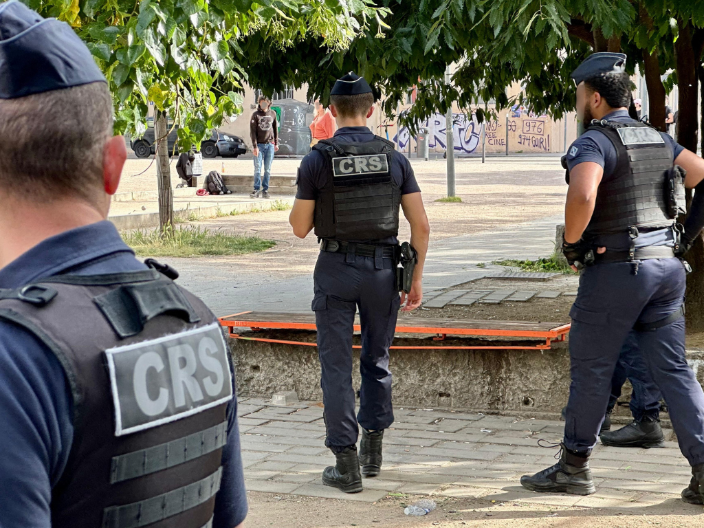 la police mène une opération massive