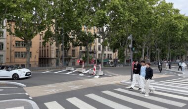 Lyon. Des blocs de bétons installés à une sortie de parking, des automobilistes s'agacent