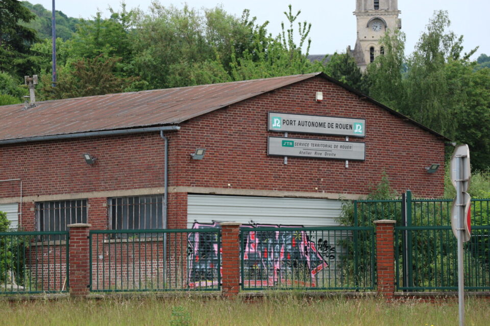 Un hangar portuaire de Rouen situé rue Nansen va être bientôt démoli. 