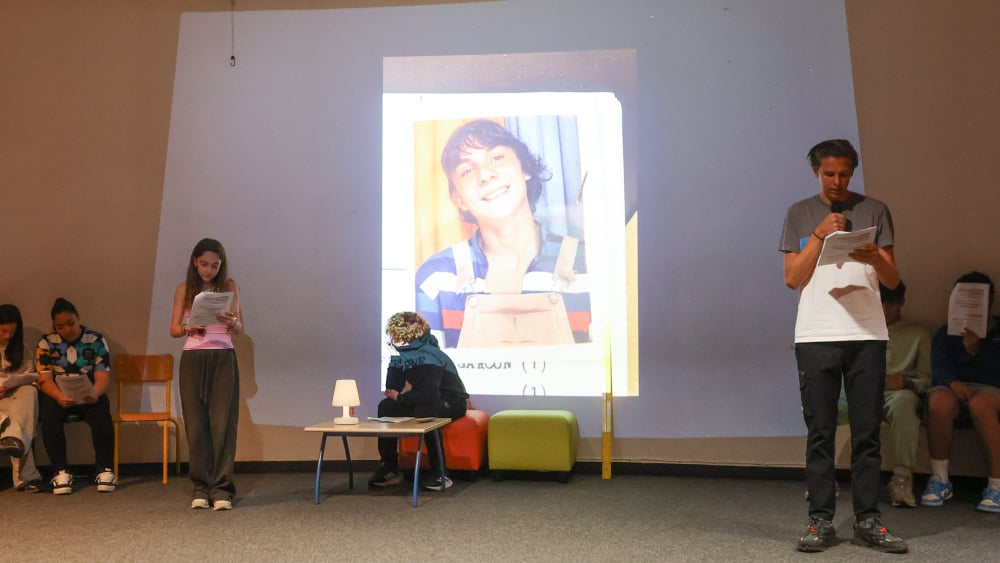 Au musée d'Histoire de Marseille, une performance collective en hommage à Sylvain Menu