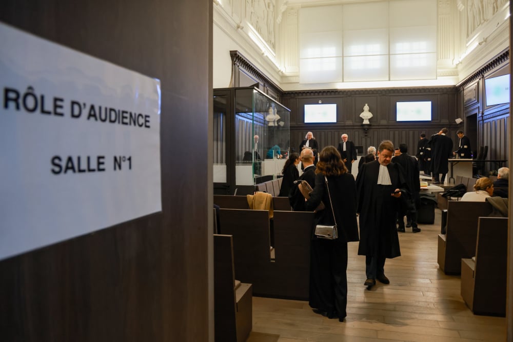 au procès du Petit Bar, jusqu'à 13 ans de prison et plusieurs mandats d'arrêt délivrés