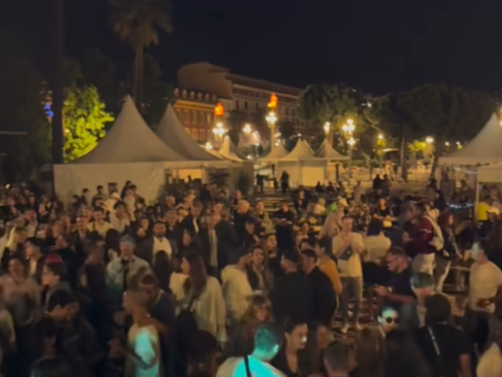 Nice "salie par la haine", la mairie monte au créneau pour défendre un festival