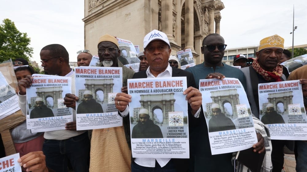 Des manifestants ont rendu hommage à Aboubakar Cissé, porte Aix.