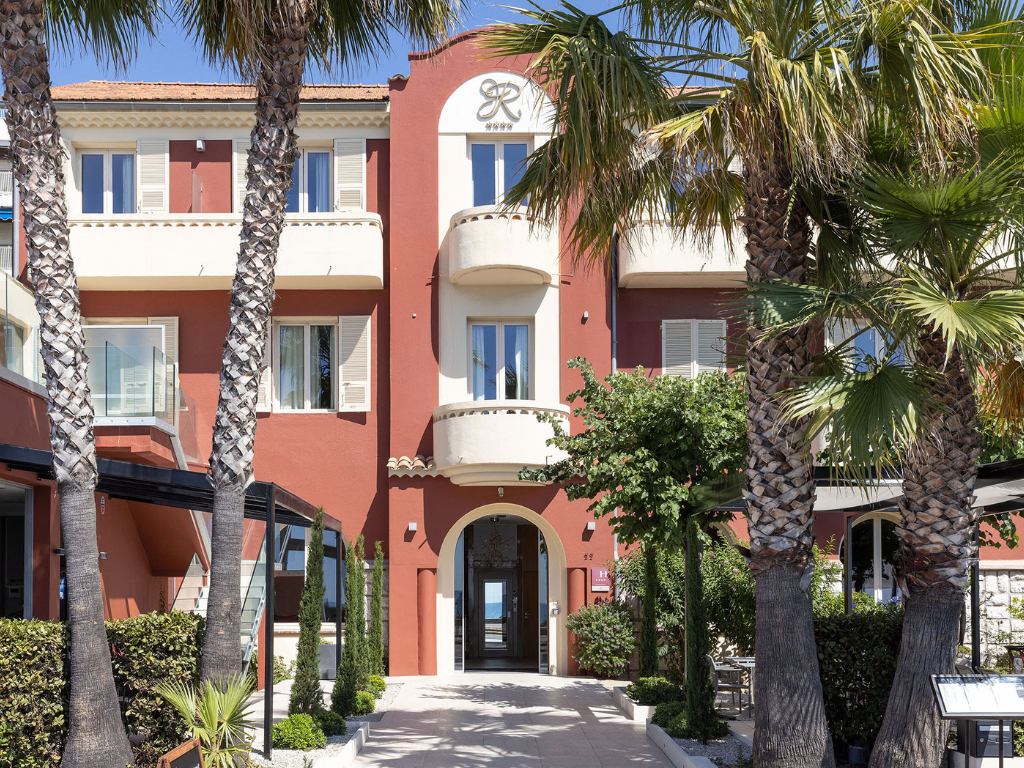 cet hôtel quatre étoiles change de propriétaire, des travaux annoncés
