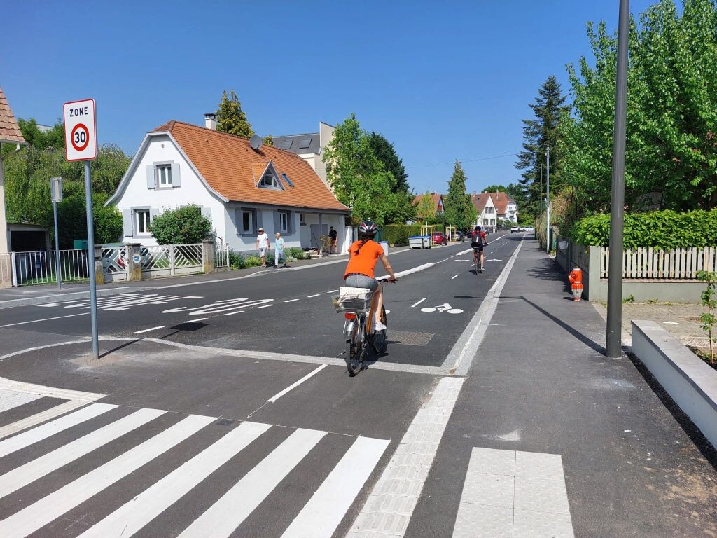 tout juste transformée, cette rue est devenue "accidentogène", alerte cet élu