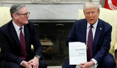 Trump annonce un accord commercial "complet" avec le Royaume-Uni, dont les termes doivent être précisés - rts.ch
