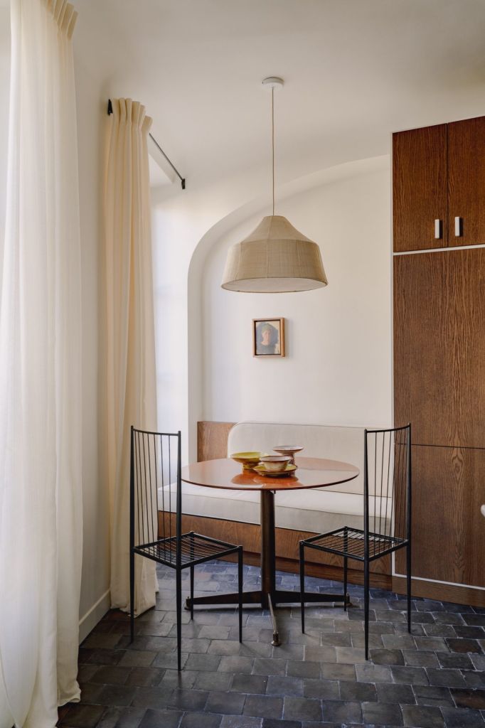 Un petit appartement intimiste et paisible près de l'Assemblée nationale à Paris